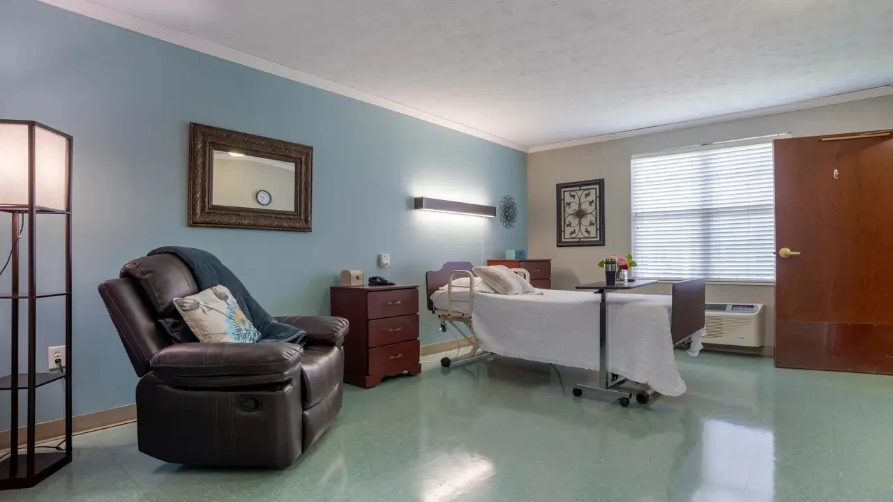 Image of Charlton Place Rehab & Healthcare Center (5)