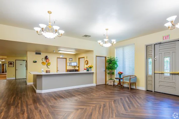 Image of Country Club Manor (3)