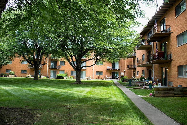 Image of Crestwood Village South (2)