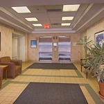 Image of Senior Suites of New City (2)