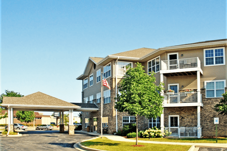 Image of Marquette Manor (2)