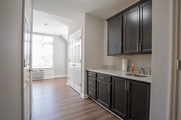 Image of Fairmont Senior Living on Clayton (8)