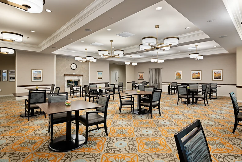 Alto Overland Park, senior living community offering assisted living and memory care in Overland Park, KS, dining room