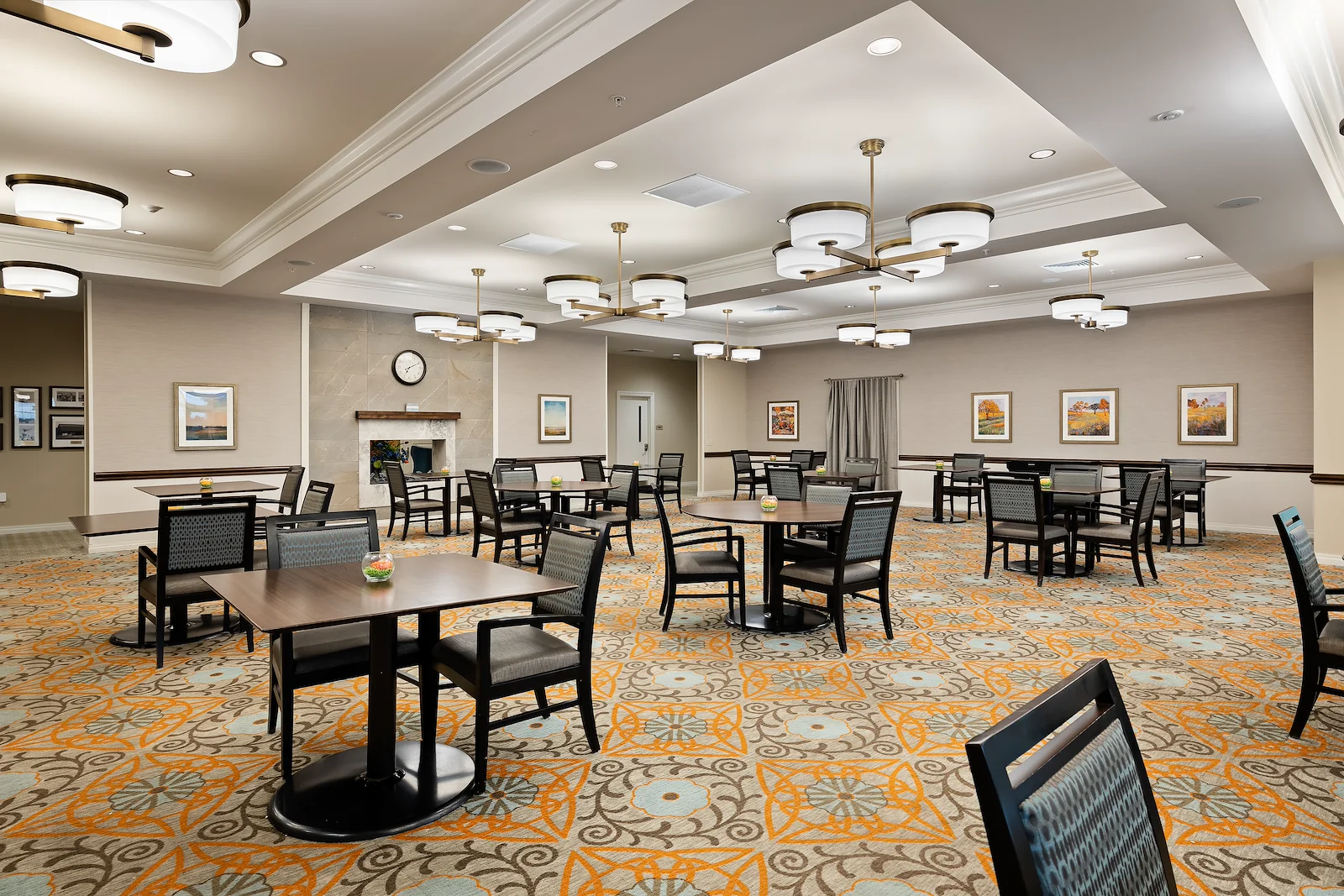 Alto Overland Park, senior living community offering assisted living and memory care in Overland Park, KS, dining room