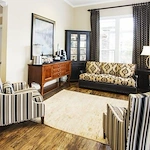 Windsor Heights Senior Living, assisted living and memory care in Beachwood, OH, comfortable sitting area