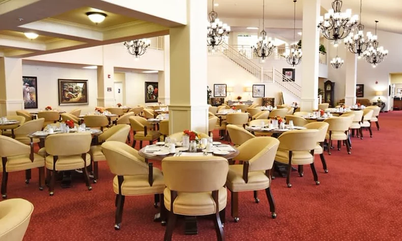 Bella Vista Gracious Retirement Living Hawthorn Senior Independent Living in Asheville, North Carolina dining room