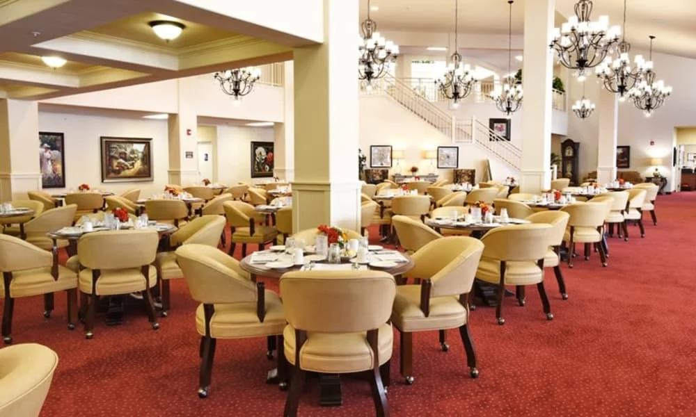 Bella Vista Gracious Retirement Living Hawthorn Senior Independent Living in Asheville, North Carolina dining room