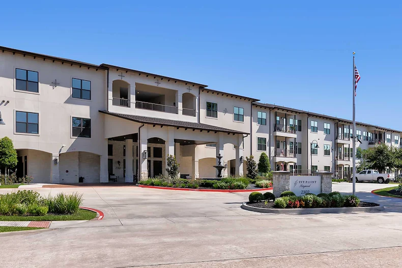 Image of Ivy Point Kingwood (1)