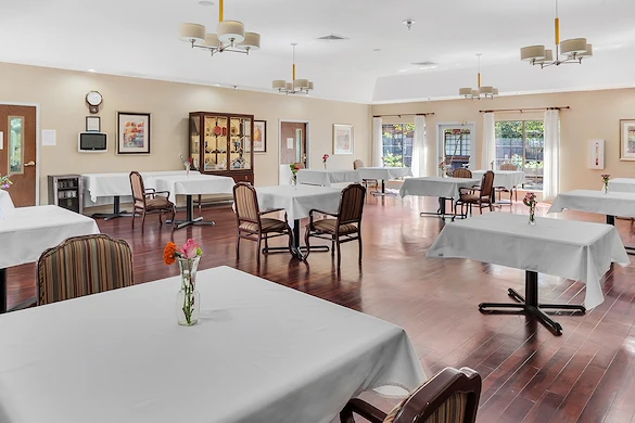 PruittHealth - Athens Heritage Skilled Nursing & Rehabilitation Center Senior Care in Athens, Georgia dining room