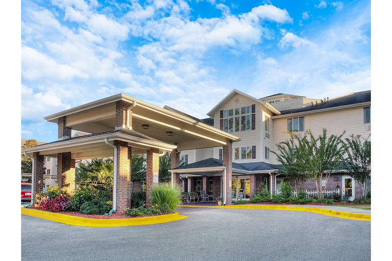 The Woods at Holly Tree Gracious Retirement Living Hawthorn Senior Independent Living in Wilmington, North Carolina front exterior