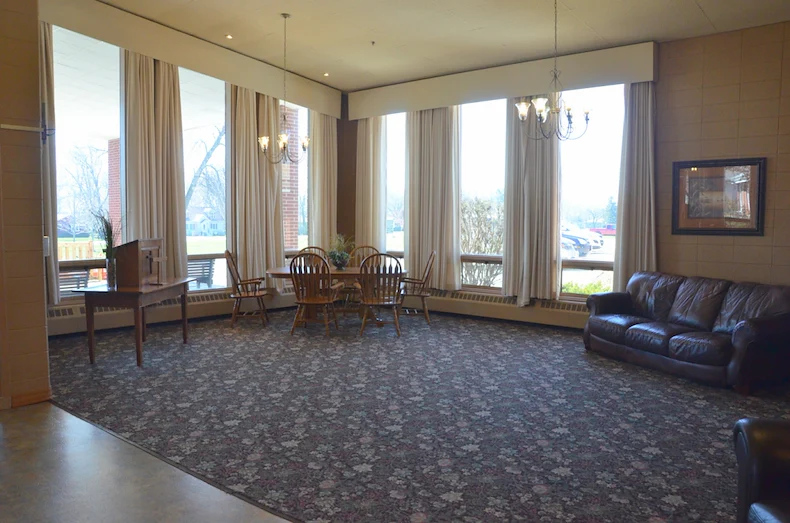 Image of Colonial Manor Of Amana (2)