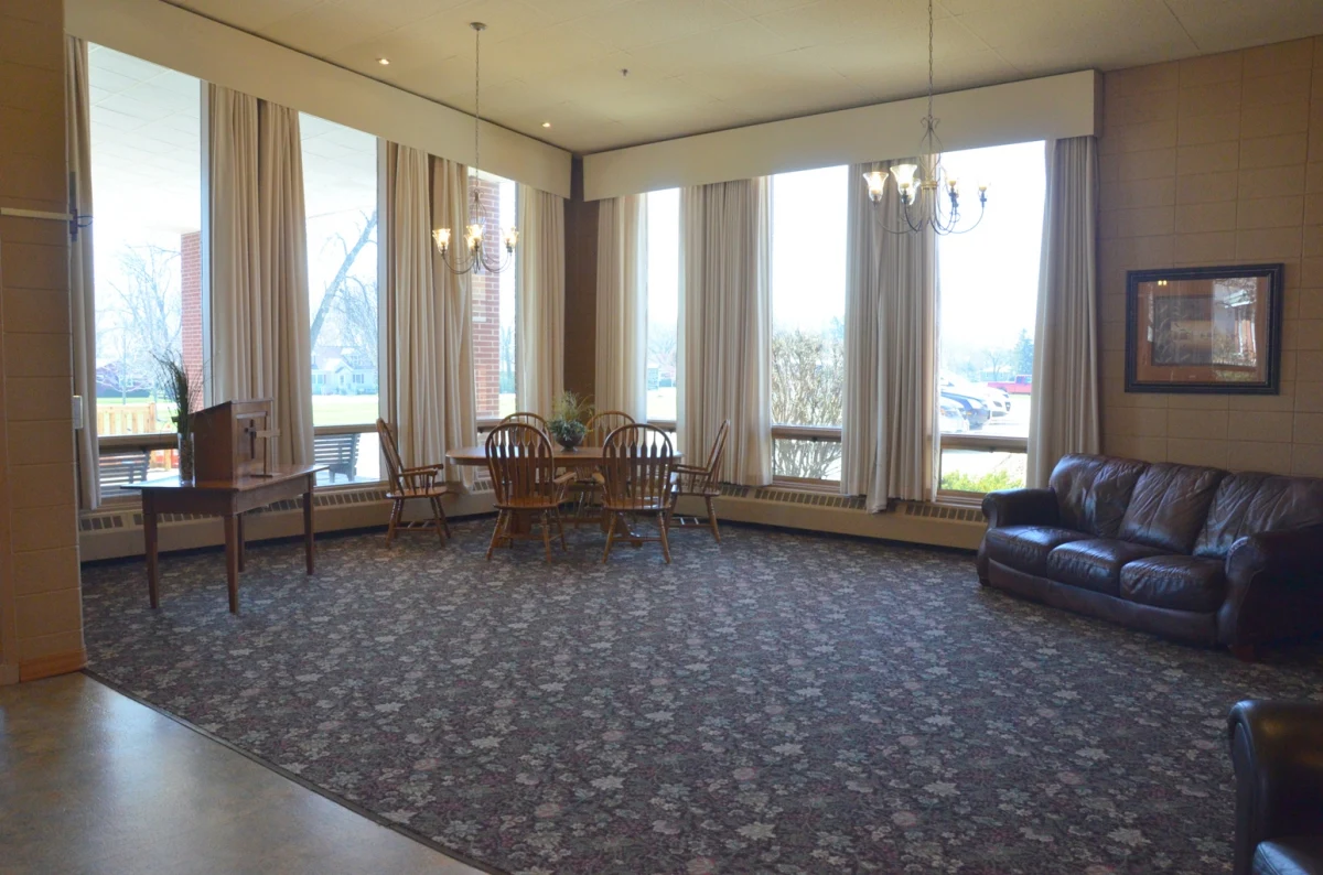 Image of Colonial Manor Of Amana (2)