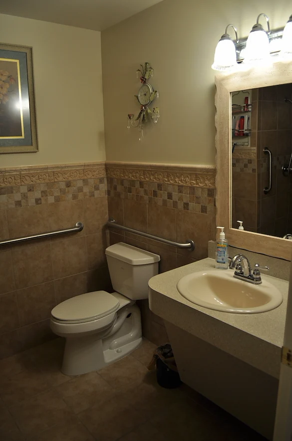 Image of Birchwood Manor (6)