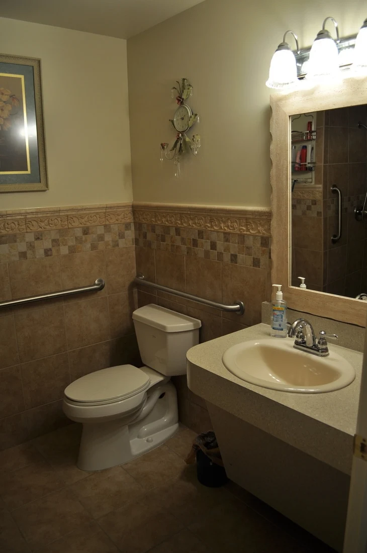 Image of Birchwood Manor (6)