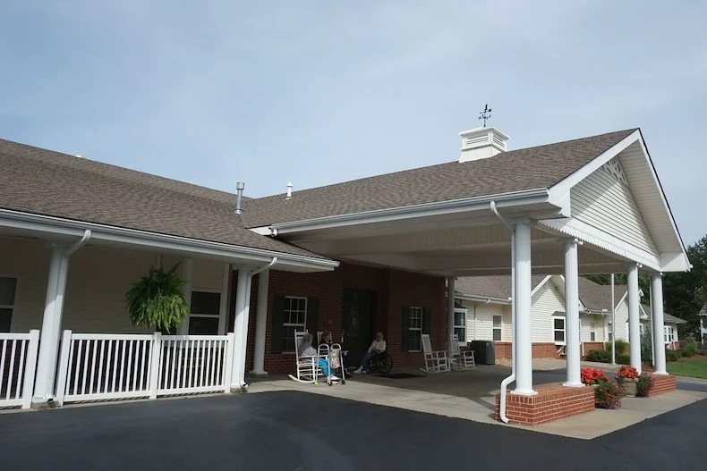 Image of Hillside Village of De Soto Rehabilitation & Nursing (1)
