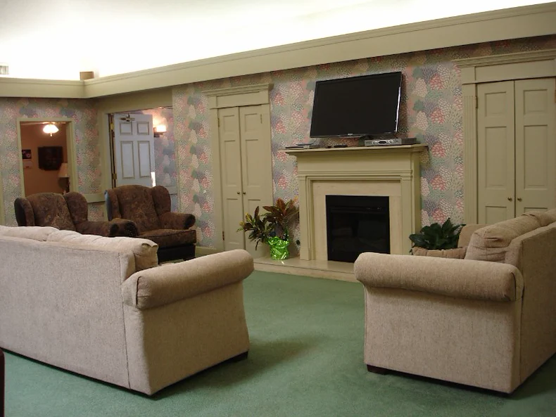 Image of Carriage Square - Assisted Living (7)