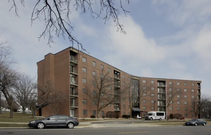 Image of Elliot Manor (1)