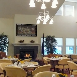 Ashley Park by Barclay House independent senior living in Charleston, SC, dining room