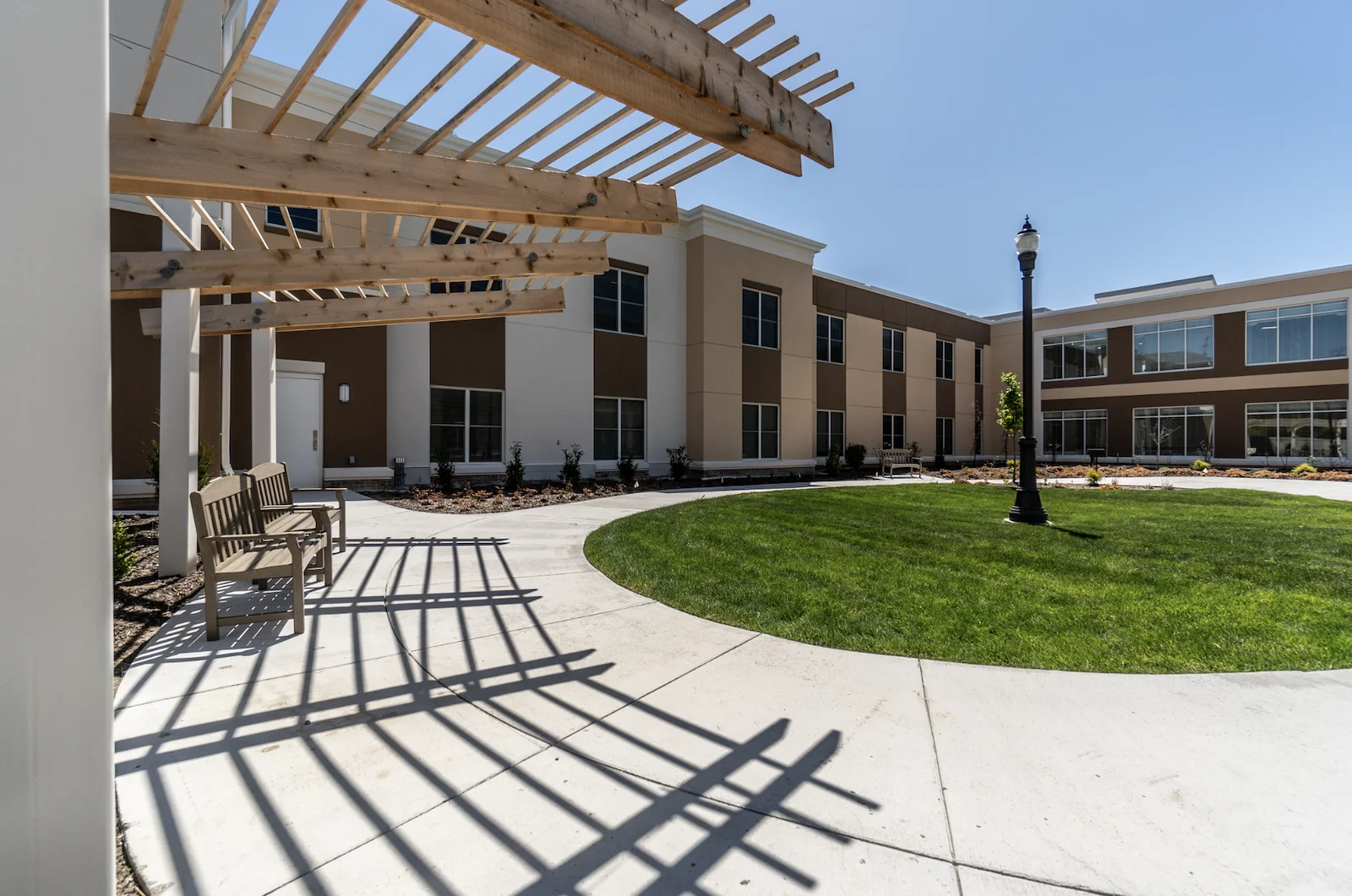 The Seasons@Alexandria (Assisted Living) outdoor space