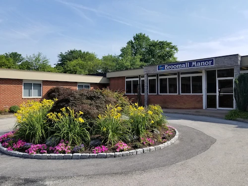 Image of Broomall Manor (1)