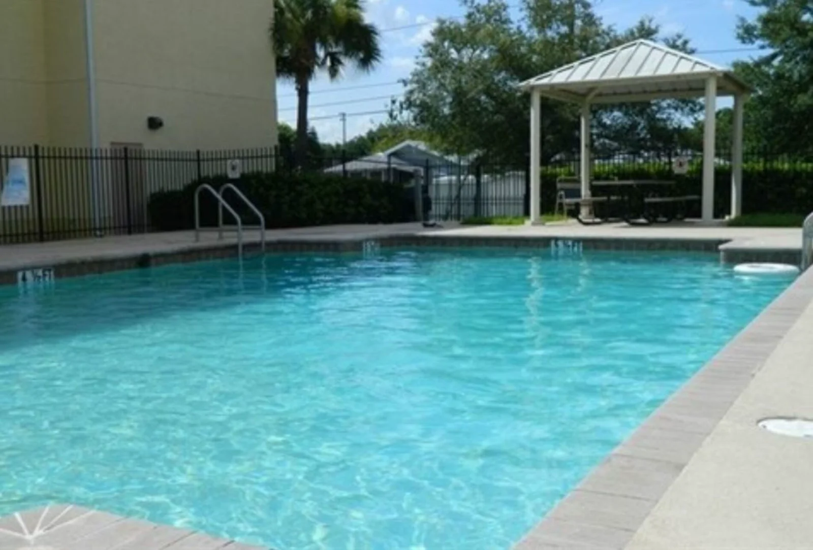 Image of Centro Place Senior (2)