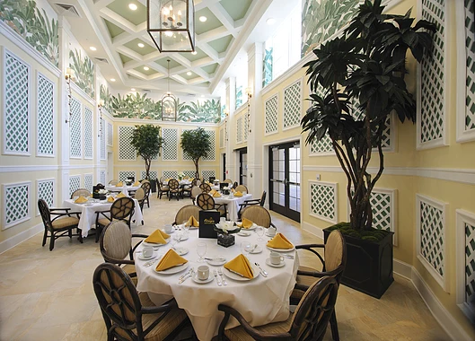 Allegro Winter Park senior living offering independent living, assisted living, memory care, and respite care in Winter Park, FL, formal dining room