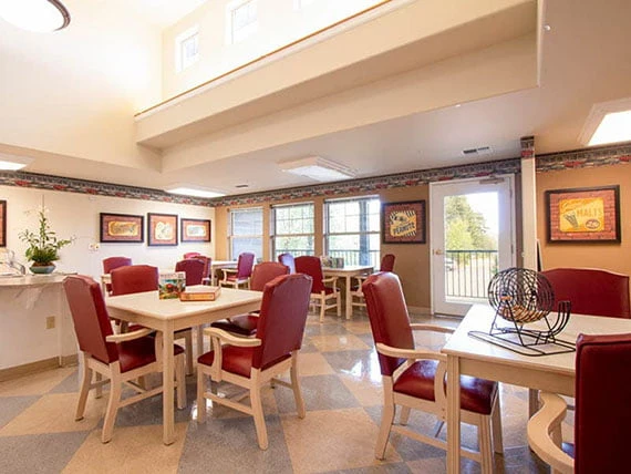 Avamere at Port Townsend Senior Living in Washington dining room