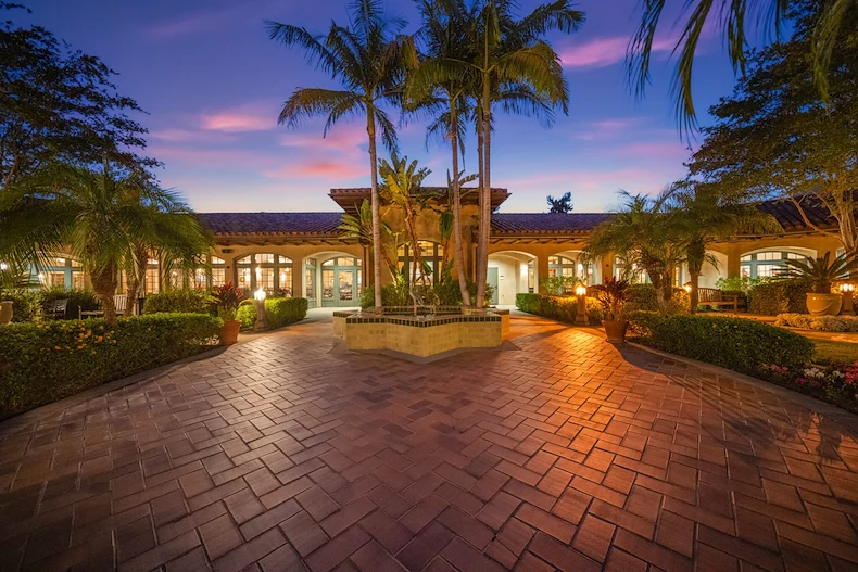 Image of La Vida Real (1)