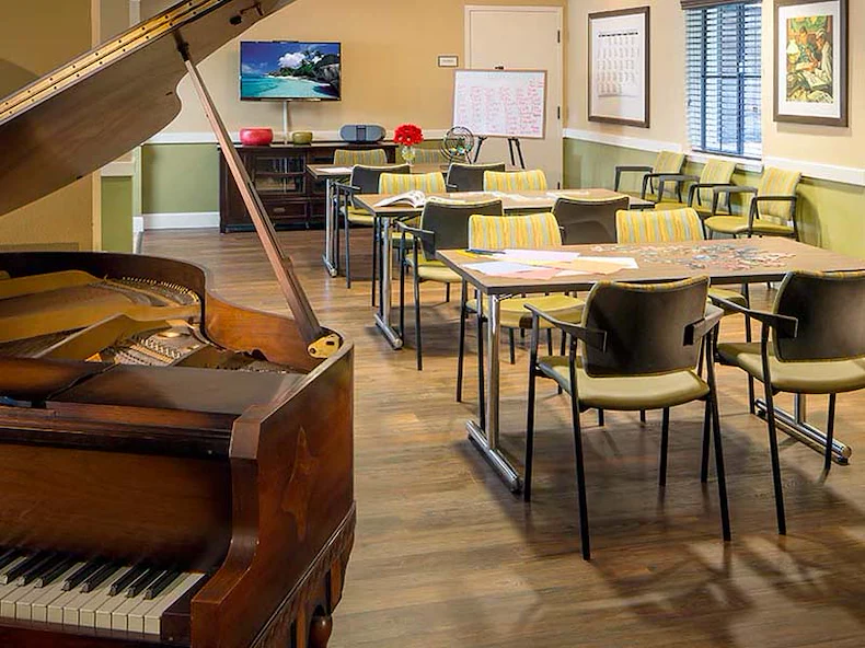 Image of Atria HillCrest (6)