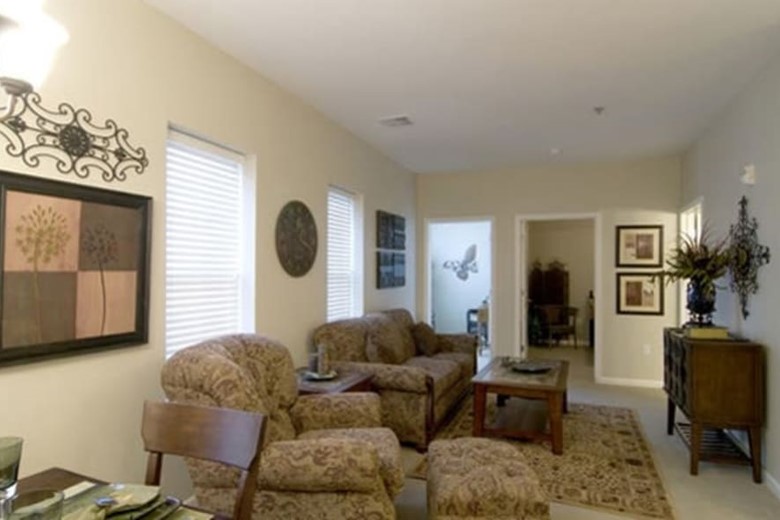 Image of Armour Oaks Senior Health & Rehab (9)