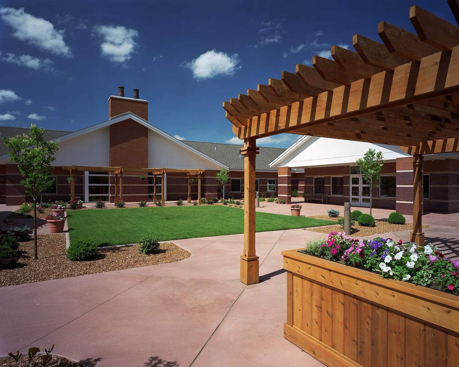 Image of The Oaks at Apostolic Christian Restmor (2)