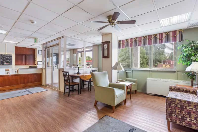 Image of Autumn Lake Healthcare At Overlea (3)