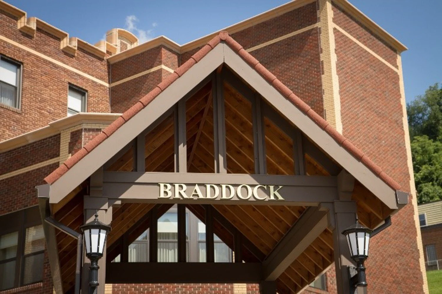 Image of Braddock Apartments (1)