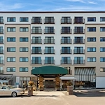 Image of AVIVA Country Club Heights (1)
