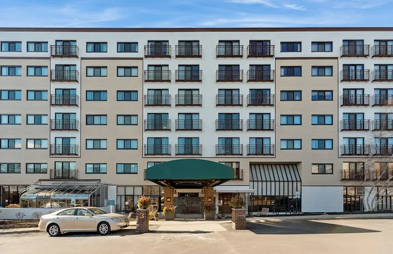 Image of AVIVA Country Club Heights (1)