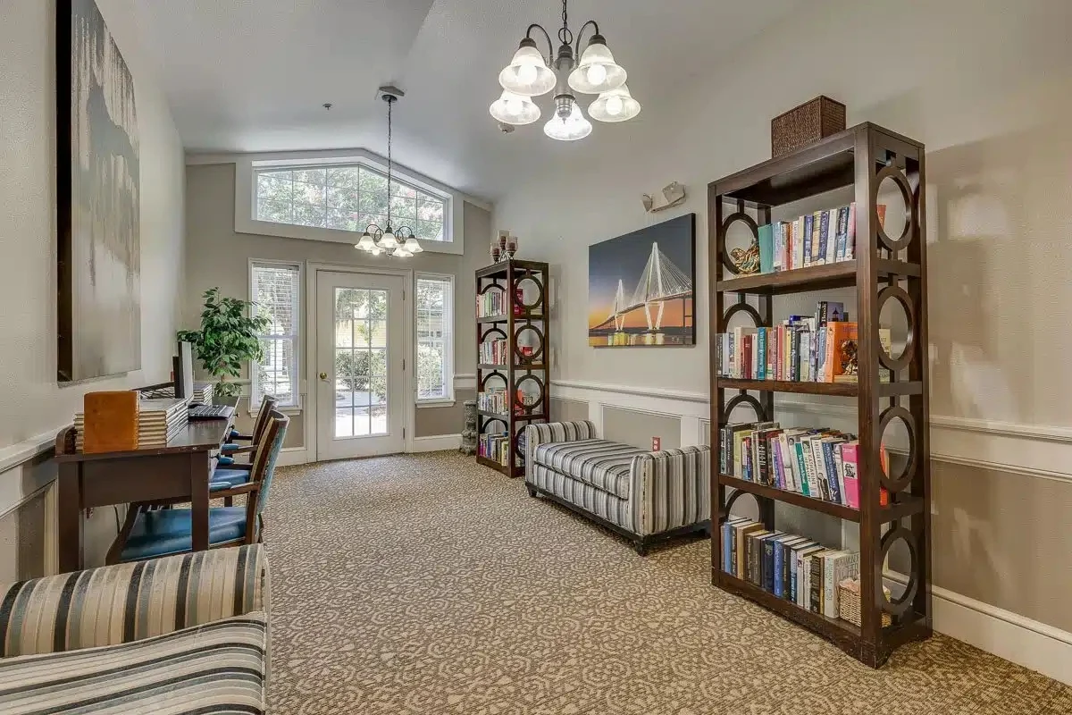 Image of Pinewood Square Assisted Living (7)