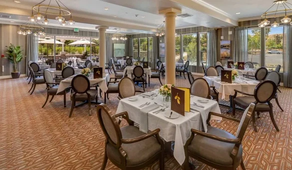 Image of Oakmont of Valencia (2)