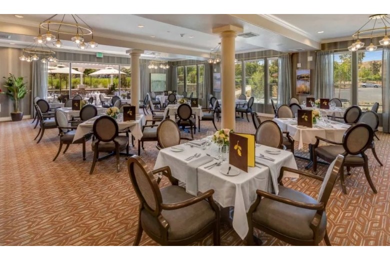 Image of Oakmont of Valencia (2)