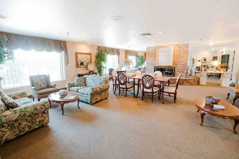 Image of Cloisters of the Valley Memory Care (7)