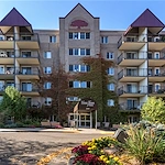 Image of Vernon Terrace of Edina (1)