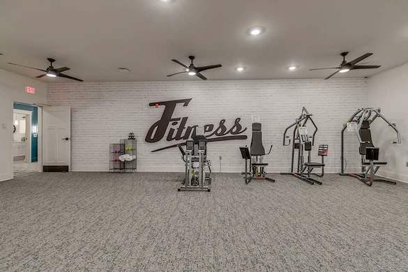 Image of Everlan of Louisville (7)