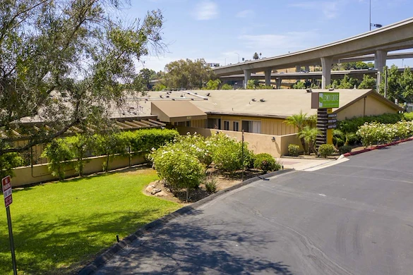 Image of Lemon Grove Care & Rehab (2)