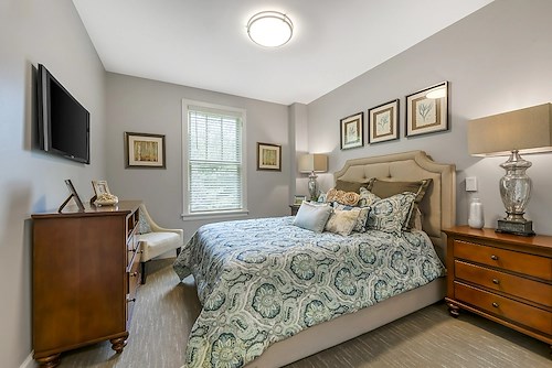 Brookdale Green Hills Cumberland apartment bedroom