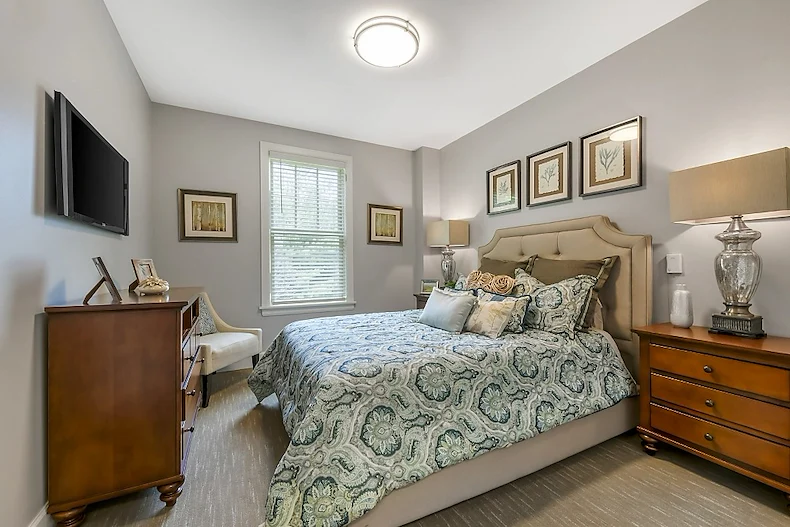 Brookdale Green Hills Cumberland senior living community offering assisted living, memory care, and respite care in Nashville, TN, apartment bedroom