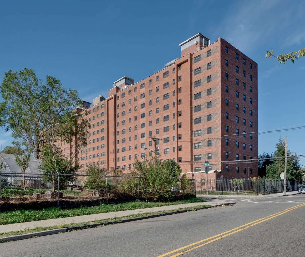 Image of Lincoln Towers (2)