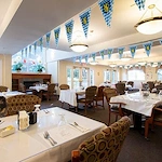 Avamere at St. Helens senior living community offering independent living, assisted living, memory care, and respite care in St. Helens, OR, dining room