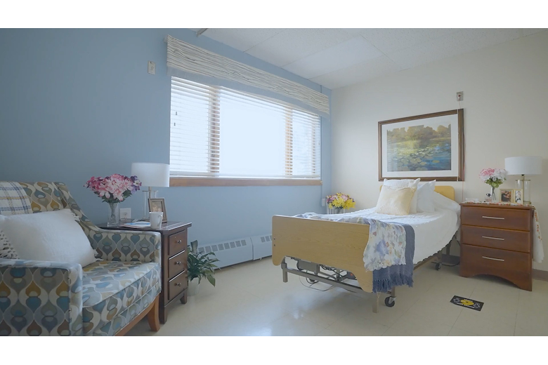 Image of Oakland Manor (6)
