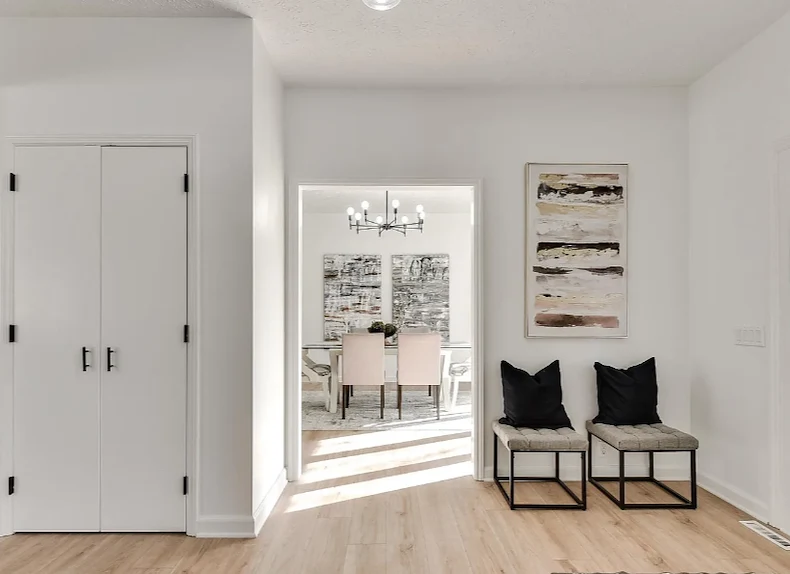 Legato Living Residential Memory Care at Indian Hills senior living community offering assisted living and memory care in Omaha, NE, entryway with a view into the dining room