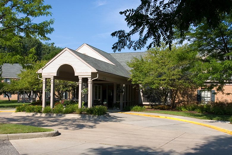 Image of Oakmont Livonia Senior Community (1)