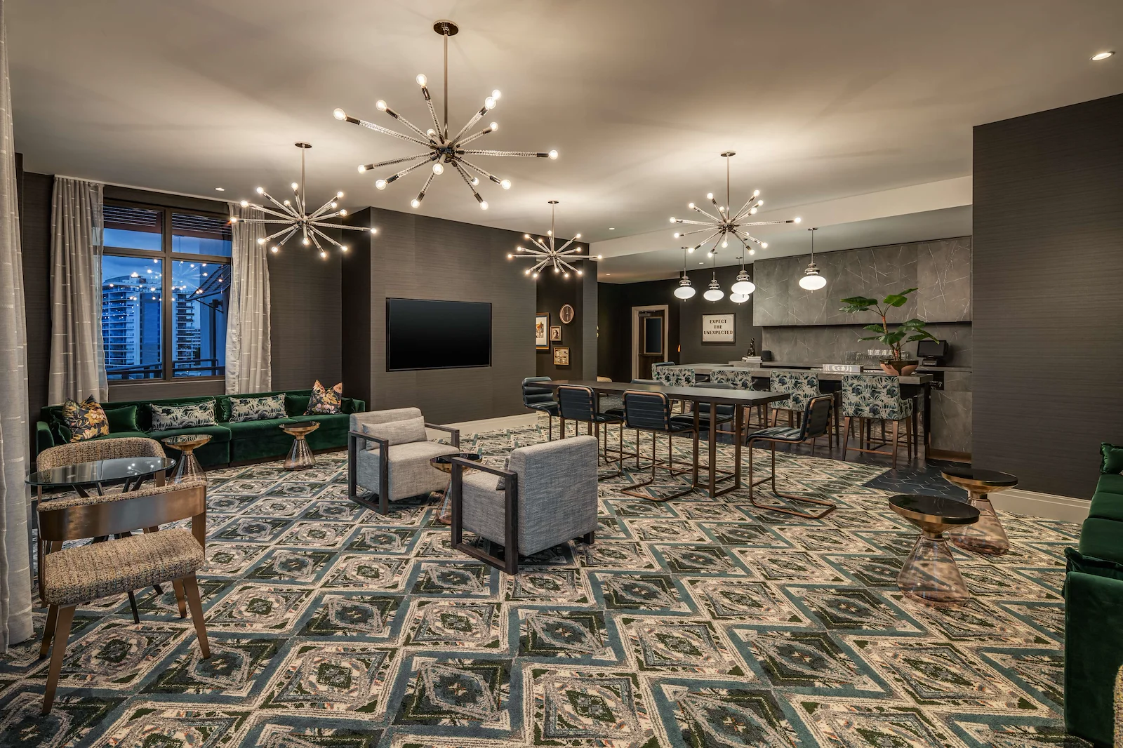 Allegro Fort Lauderdale, senior living community in Fort Lauderdale, FL, offering independent living, assisted living, memory care, and respite care, community social area